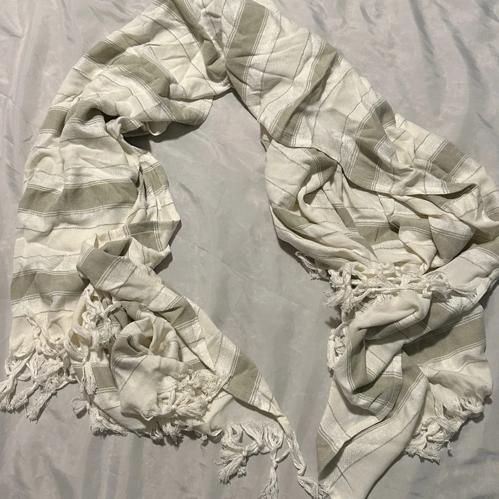 NWT Mungo (South Africa) Bamboo & Cotton Wrap - Picture 5 of 5